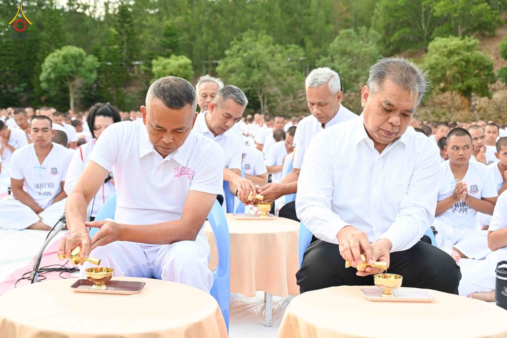 ภาพ No.340992:วันที่ 26 กรกฎาคม พ.ศ. 2569 โครงการพัฒนาคุณธรรม จริยธรรม สำหรับนักเรียนนายสิบตำรวจ (นสต.) รุ่นที่ 17 ศูนย์ฝึกอบรมตำรวจภูธรภาค 1 ได้จัดกิจกรรม ตักบาตรเพื่อน้อมอุทิศถวายเพื่อเป็นพระราชกุศลฯ  และปฏิบัติธรรม ติวธรรมมะ ณ ศูนย์ปฏิบัติธรรมเวิล์ดพีช วัลเล่ย์ (Wo