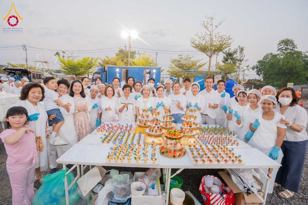 ภาพ No.295800:วันที่ 17 มกราคม พ.ศ. 2569 พิธีถวายภัตตาหารเป็นสังฆทาน แด่พระธรรมยาตรา ณ วัดโบสถ์บน ต.บางคูเวียง จ.นนทบุรี อนุสรณ์สถานลำดับที่ 4 สถานที่เกิดด้วยกายธรรม ในโครงการธรรมยาตรา กตัญญูบูชา มหาปูชนียาจารย์ พระมงคลเทพมุนี(สด จนฺทสโร) พระผู้ปราบมาร อนุสรณ์สถาน 7 แ