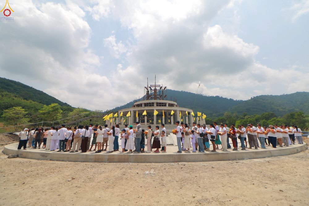 ภาพ No.320124:วันเสาร์ที่ 4 เมษายน 2569 พิธีตัดปอยผม ขอขมาผู้ปกครอง  มอบบาตร-ผ้าไตร และพิธีบรรพชาสามเณร 87 รูป  ณ ศูนย์ปฏิบัติธรรมระยอง(บ้านช่องลม)  ต.บางบุตร อ.บ้านค่าย จ.ระยอง