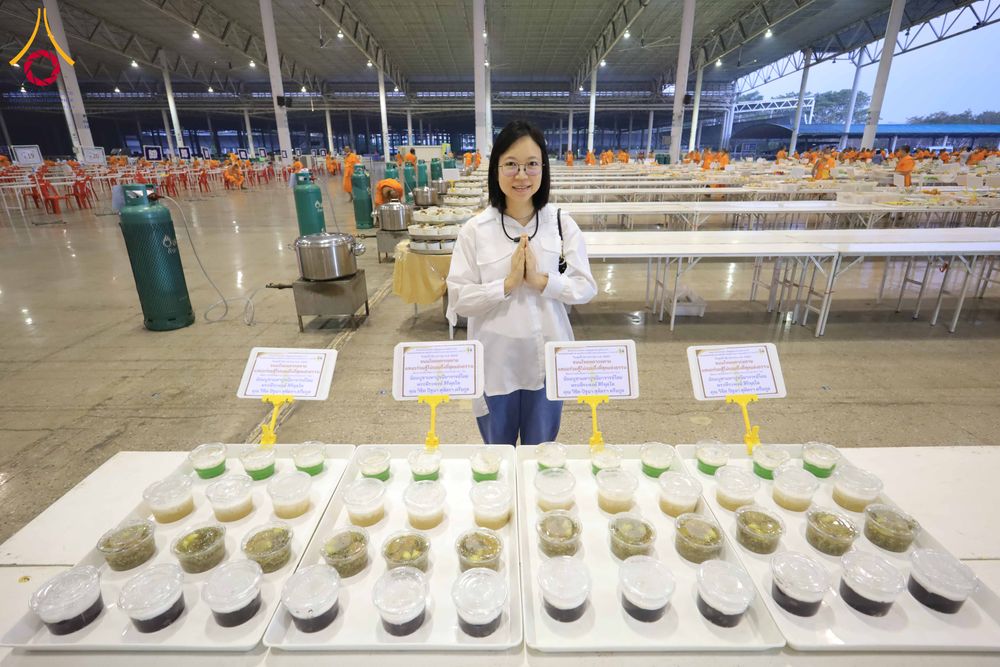 ภาพ No.303782:วันที่ 28 มกราคม พ.ศ. 2569 พิธีถวายภัตตาหารเป็นสังฆทาน แด่พระธรรมยาตรา ณ วัดพระธรรมกาย  จังหวัดปทุมธานี ในโครงการธรรมยาตรา กตัญญูบูชา มหาปูชนียาจารย์ พระมงคลเทพมุนี(สด จนฺทสโร) พระผู้ปราบมาร อนุสรณ์สถาน 7 แห่ง ปีที่ 14