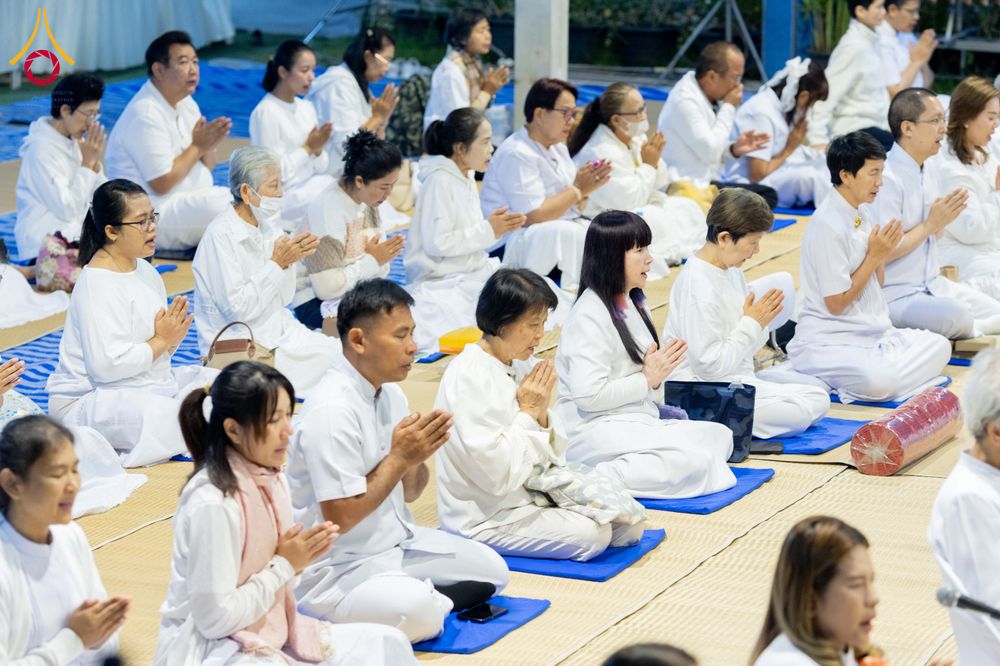 ภาพ No.288845:วันที่ 6 มกราคม พ.ศ. 2569 พิธีถวายภัตตาหารเป็นสังฆทาน แด่พระธรรมยาตรา ในโครงการธรรมยาตรา กตัญญูบูชา มหาปูชนียาจารย์ พระมงคลเทพมุนี(สด จนฺทสโร) พระผู้ปราบมาร อนุสรณ์สถาน 7 แห่ง ปีที่ 14 ณ อนุสรณ์สถานมหาวิหารพระมงคลเทพมุนี (โลตัสแลนด์) อ.สองพี่น้อง จ.สุพรร