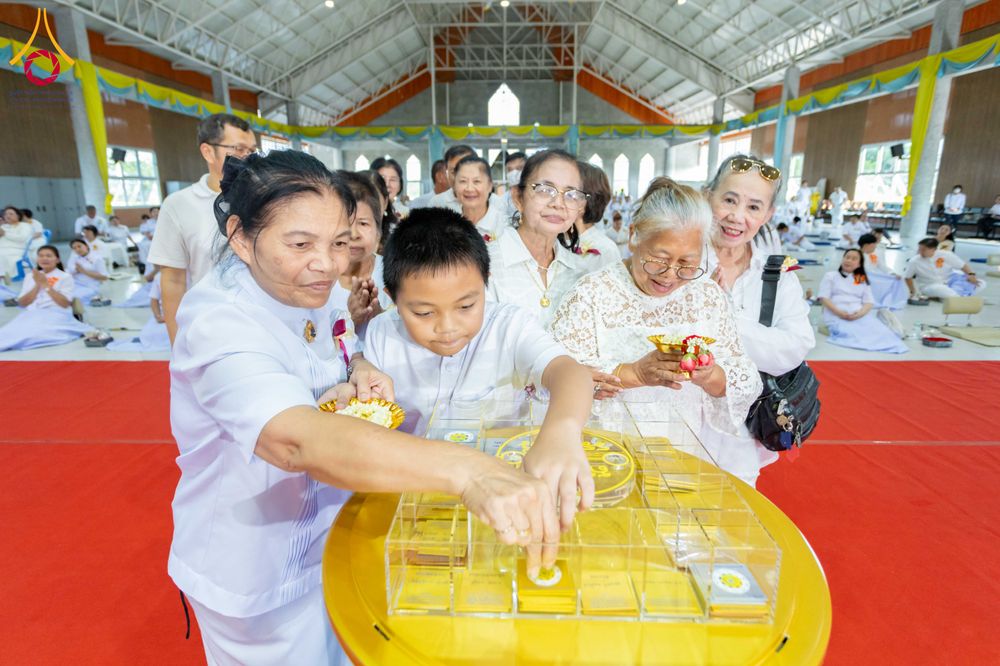 ภาพ No.315707:วันอาทิตย์ ที่ 22 มีนาคม พ.ศ. 2569 พิธีทอดผ้าป่าฉลองพระประธาน พิธีประดิษฐานพระบรมสารีริกธาตุในองค์พระประธาน พิธีจารึกชื่อบรรจุในแผ่นฌาน ณ ศูนย์ปฏิบัติธรรมสมุทรปราการ (บางบ่อ)