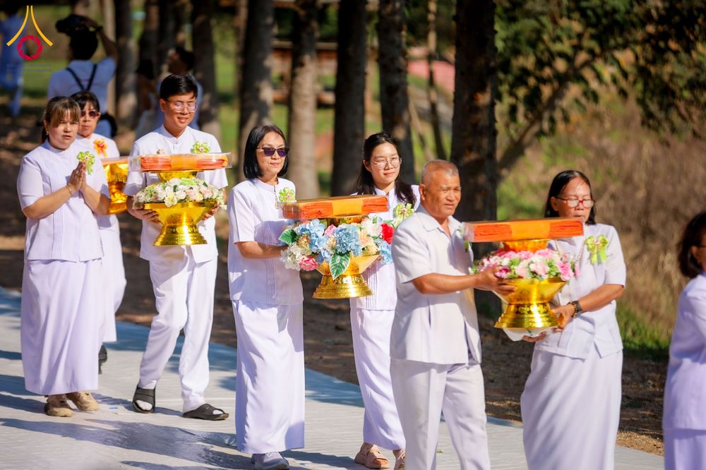 ภาพ No.285719:วันพุธที่ 10 ธันวาคม พ.ศ.2568  พิธีตอกเสาเข็มมงคลต้นสุดท้าย รองรับองค์พระเจดีย์เพื่อสร้างสันติภาพโลก ณ ศูนย์ปฏิบัติธรรมและศูนย์อบรมเยาวชน ชัยนาท