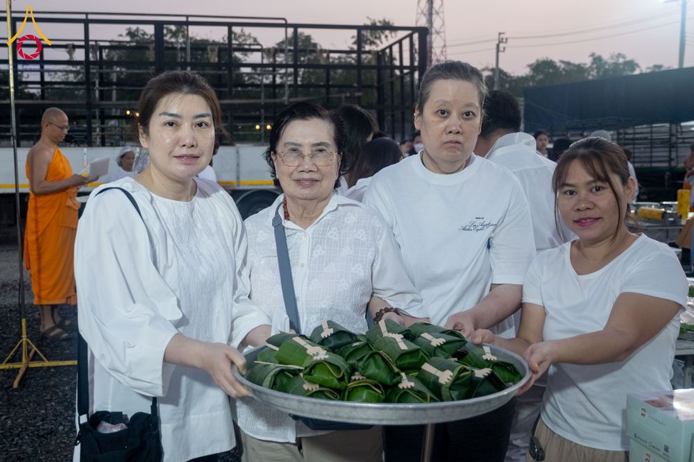 ภาพ No.296655:วันที่ 18 มกราคม พ.ศ. 2569 พิธีถวายภัตตาหารเป็นสังฆทาน แด่พระธรรมยาตรา ณ วัดโบสถ์บน ต.บางคูเวียง จ.นนทบุรี อนุสรณ์สถานลำดับที่ 4 สถานที่เกิดด้วยกายธรรม ในโครงการธรรมยาตรา กตัญญูบูชา มหาปูชนียาจารย์ พระมงคลเทพมุนี(สด จนฺทสโร) พระผู้ปราบมาร อนุสรณ์สถาน 7 แ