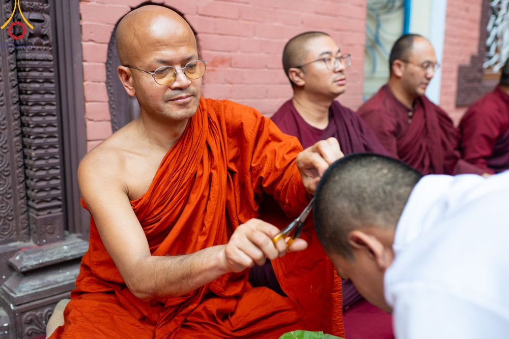 ภาพ No.313335:วันพุธที่ 11 มีนาคม พ.ศ. 2569 พิธีตัดปอยผมโครงการบรรพชาสามเณร  ณ วัดอเชศวร (Aksheswar Mahavihar) ประเทศเนปาล