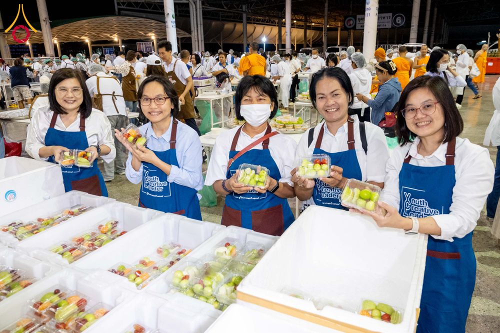 ภาพ No.305245:วันที่ 29 มกราคม พ.ศ. 2569 พิธีถวายภัตตาหารเป็นสังฆทาน แด่พระธรรมยาตรา ณ วัดพระธรรมกาย  จังหวัดปทุมธานี ในโครงการธรรมยาตรา กตัญญูบูชา มหาปูชนียาจารย์ พระมงคลเทพมุนี(สด จนฺทสโร) พระผู้ปราบมาร อนุสรณ์สถาน 7 แห่ง ปีที่ 14