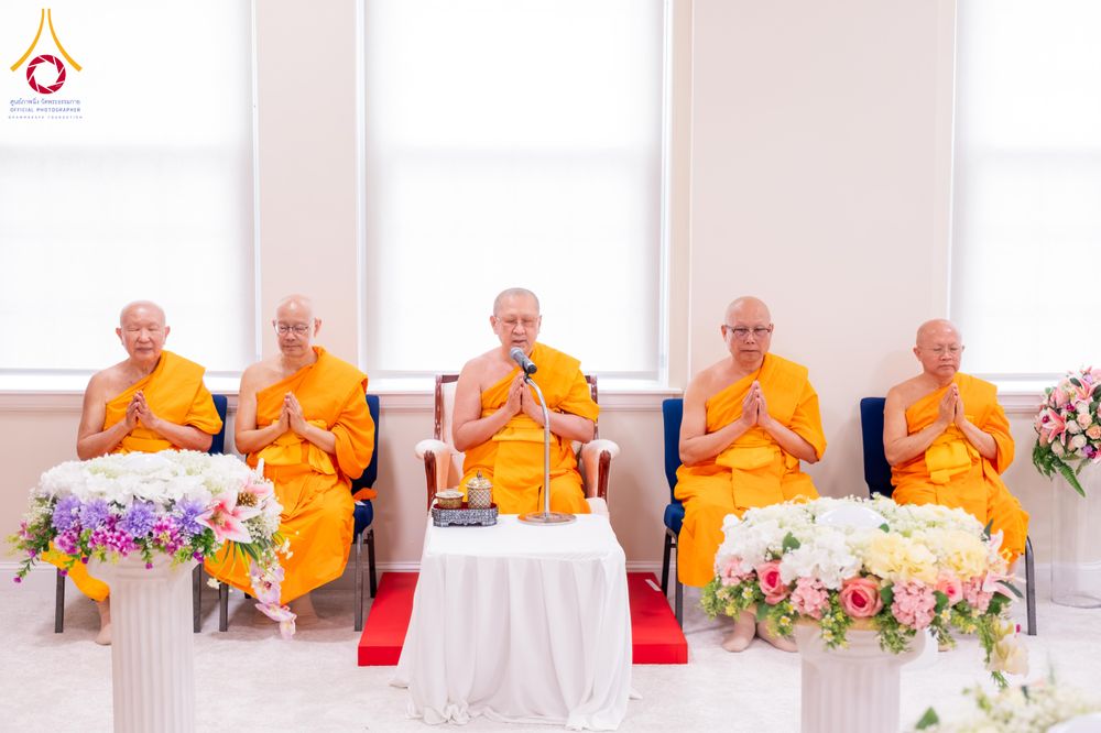 ภาพ No.319108:วันที่ 29 มีนาคม พ.ศ.2569 พิธีอัญเชิญรูปหล่อพระมงคลเทพมุนี (สด จนฺทสโร) ประดิษฐาน ณ ห้องปฏิบัติธรรม “มงคลรัตนโชติ”  วัดพระธรรมกายชิคาโก ประเทศสหรัฐอเมริกา