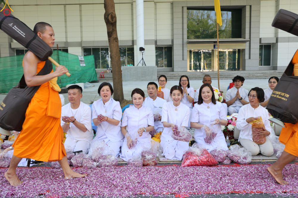 ภาพ No.305808:วันที่ 25 มกราคม พ.ศ. 2569 พิธีต้อนรับพระธรรมยาตรา วัดพระธรรมกาย(ภาพชุดที่ 3) ในโครงการธรรมยาตรา กตัญญูบูชา มหาปูชนียาจารย์ พระมงคลเทพมุนี(สด จนฺทสโร) พระผู้ปราบมาร อนุสรณ์สถาน 7 แห่ง ปีที่ 14