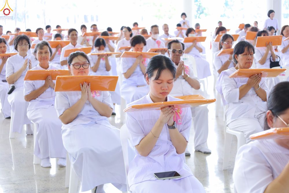 ภาพ No.318424:วันอาทิตย์ต้นเดือนที่ 5 เมษายน พ.ศ.2569 พิธีทอดผ้าป่าสมทบมหาสังฆทาน 40,000 กว่าวัดทั่วประเทศ ณ สภาธรรมกายสากล วัดพระธรรมกาย