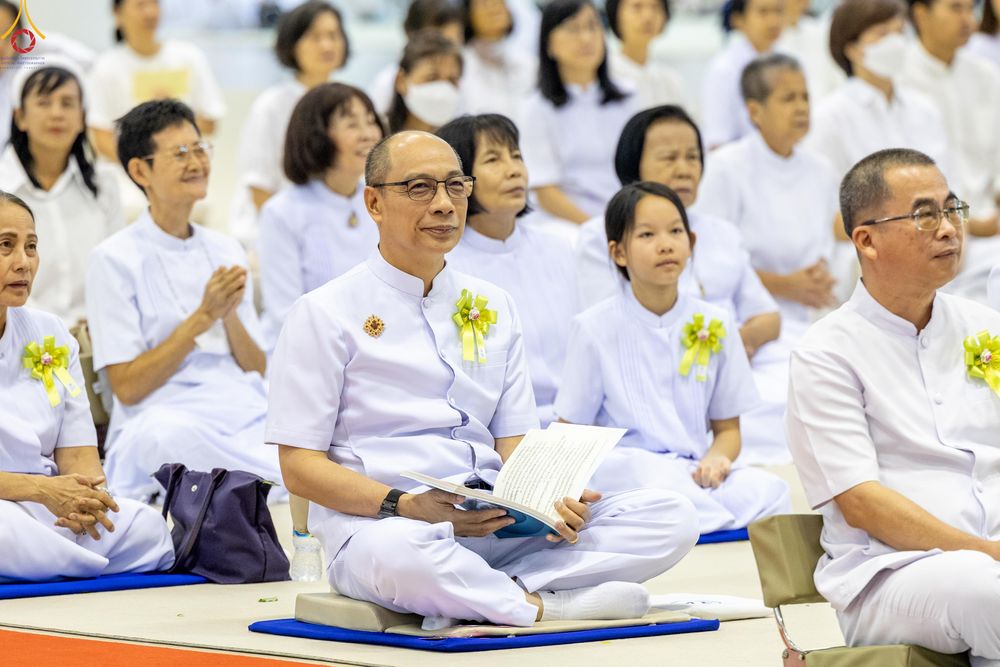 ภาพ No.281110:วันที่ 21 ธันวาคม พ.ศ.2568 พิธีมุทิตาหลวงพ่อทัตตชีโว ณ ห้องแก้วสารพัดนึก วัดพระธรรมกาย