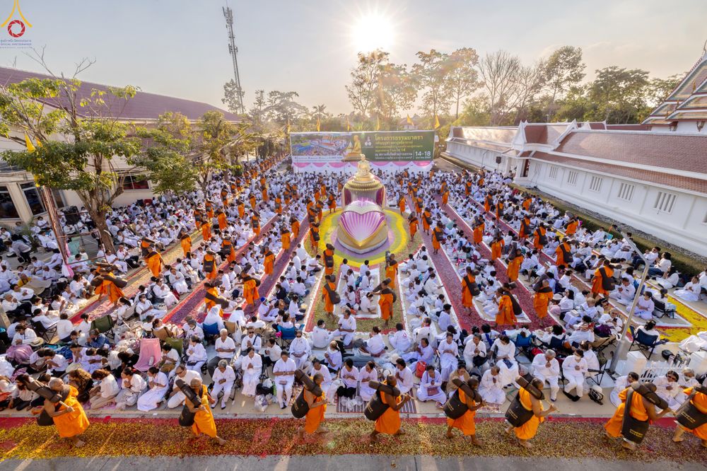 ภาพ No.295347:วันที่ 16 มกราคม พ.ศ. 2569 พิธีต้อนรับพระธรรมยาตรา อนุสรณ์สถานลำดับที่ 4 (ภาพชุดที่ 2) สถานที่เกิดด้วยกายธรรม ณ วัดโบสถ์บน ต.บางคูเวียง จ.นนทบุรี ในโครงการธรรมยาตรา กตัญญูบูชา มหาปูชนียาจารย์ พระมงคลเทพมุนี(สด จนฺทสโร) พระผู้ปราบมาร อนุสรณ์สถาน 7 แห่ง ปี