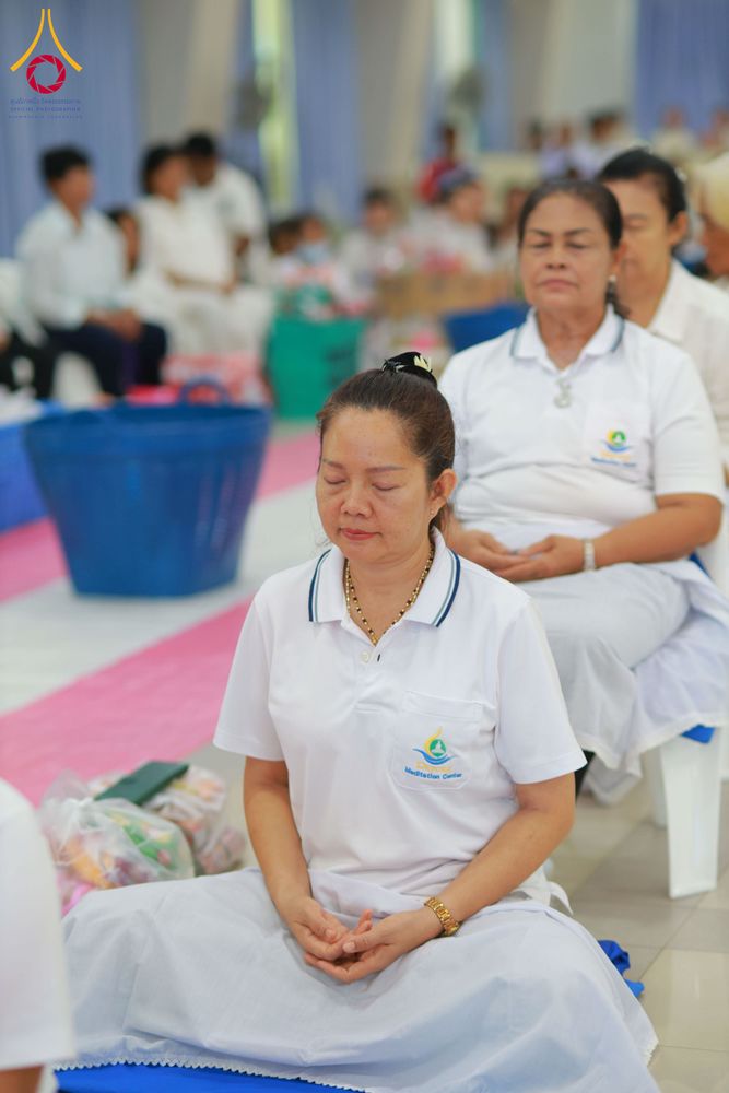 ภาพ No.321822:วันที่ 12 เมษายน พ.ศ.2569 ตักบาตรสงกรานต์ฉลองสามเณรใหม่  ณ ศูนย์ปฏิบัติธรรมระยอง(บ้านช่องลม)