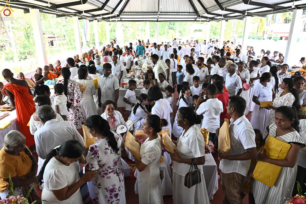 ภาพ No.278702:วันที่ 30 ตุลาคม พ.ศ.2568 กฐินสมทบต่างประเทศ โดยคณะศิษยานุศิษย์ บูชาธรรม 81 ปี หลวงพ่อธัมมชโย ณ วัดศรีสุดาสนะ รังกุต วิหาร ประเทศศรีลังกา