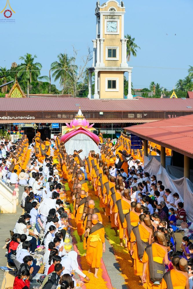 ภาพ No.72285:พิธีต้อนรับพระธรรมยาตรา ในโครงการธรรมยาตรากตัญญูบูชา มหาปูชนียาจารย์ พระมงคลเทพมุนี(สด จนฺทสโร) พระผู้ปราบมาร อนุสรณ์สถาน 7 แห่ง ปีที่ 11 วันที่ 18 มกราคม พ.ศ. 2566 ณ อนุสรณ์สถานลำดับที่ 4 สถานที่เกิดด้วยกายธรรม วัดโบสถ์ (บน) บางคูเวียง อ.บางกรวย จ.นนทบุ