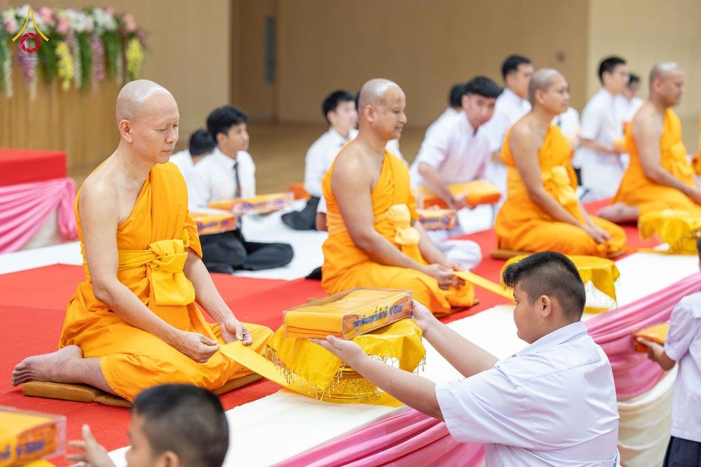 ภาพ No.348557:วันที่ 12 กันยายน พ.ศ. 2569 การอบรมเชิงปฏิบัติการจัดกิจกรรมทอดกฐินสัมฤทธิ์ พิธีมอบผ้าไตรประธานกฐินเด็กดี V-Star ประจำปีพุทธศักราช 2569 ณ สภาธรรมกายสากล วัดพระธรรมกาย