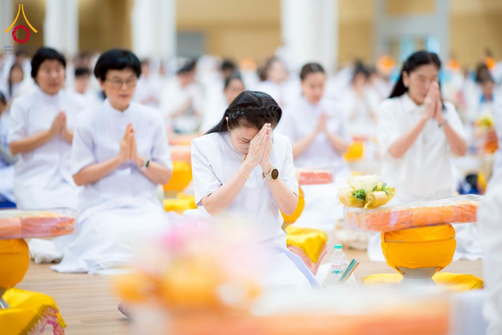 ภาพ No.270626:วันอาทิตย์ที่ 16 พฤศจิกายน พ.ศ. 2568 ถวายกองทุนโครงการอุปสมบทหมู่ 3,000 รูปทั่วไทย  รุ่นบูชาธรรมมหาปูชนียาจารย์ ณ ห้องแก้วสารพัดนึก 2 สภาธรรมกายสากล วัดพระธรรมกาย