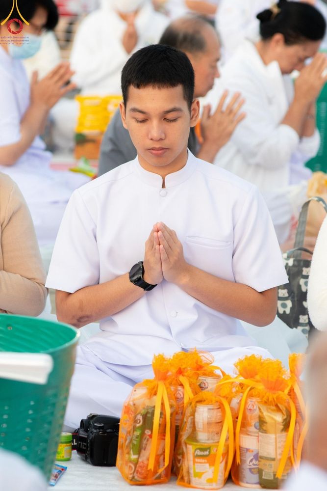 ภาพ No.187758:พิธีตักบาตรฉลองพระใหม่ ต้อนรับพุทธศักราช 2568 ณ ลานธรรมพระมหาธรรมกายเจดีย์ วัดพระธรรมกาย จ.ปทุมธานี วันที่ 1 มกราคม พ.ศ. 2568