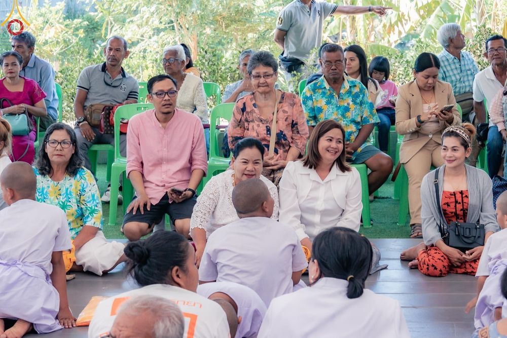 ภาพ No.133466:พิธีขอขมารับผ้าไตร, พิธีบรรพชาสามเณร, สามเณรออกบิณฑบาต ในโครงการบรรพชาสามเณร ฟื้นฟูพระพุทธศาสนาทั่วไทย  ณ ศูนย์ปฏิบัติธรรม และอบรมเยาวชนเมืองยะลา วันที่ 3 เมษายน พ.ศ. 2567