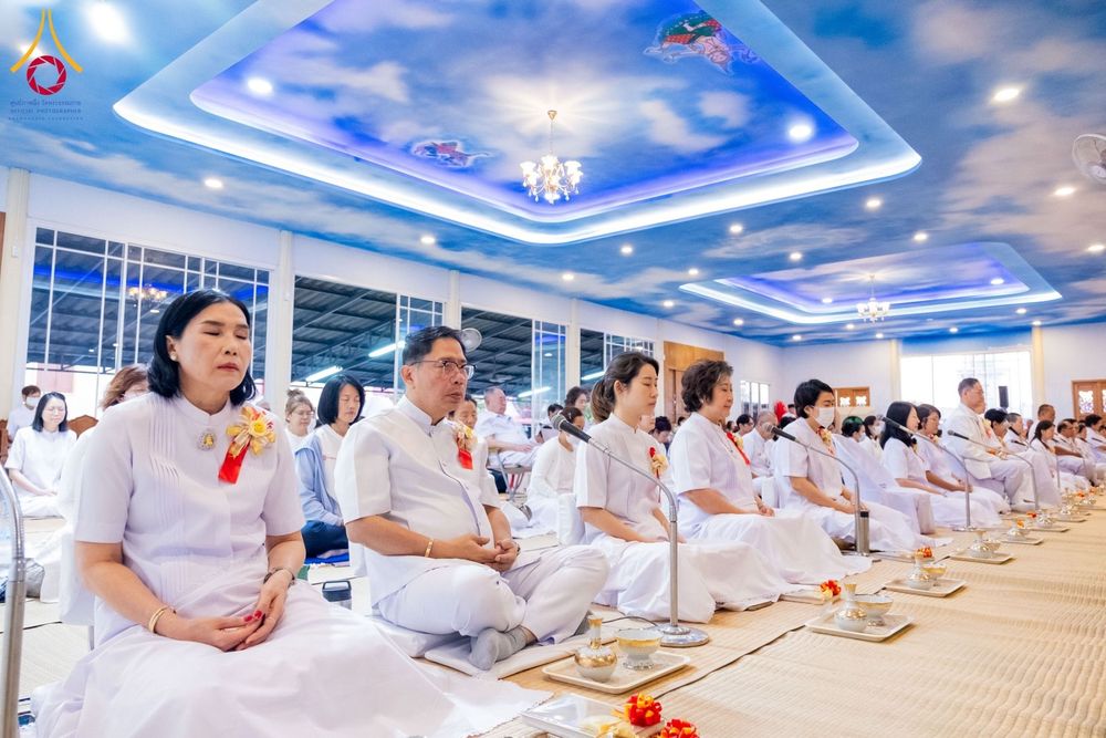 ภาพ No.196381:พิธีถวายภัตตาหารเป็นสังฆทาน แด่พระธรรมยาตรา ณ วัดโบสถ์(บน) ตำบลบางคูเวียง อำเภอบางกรวย จังหวัดนนทบุรี ในโครงการธรรมยาตรา กตัญญูบูชา มหาปูชนียาจารย์ พระมงคลเทพมุนี(สด จนฺทสโร) พระผู้ปราบมาร อนุสรณ์สถาน 7 แห่ง ปีที่ 13 วันที่ 17 มกราคม พ.ศ. 2568