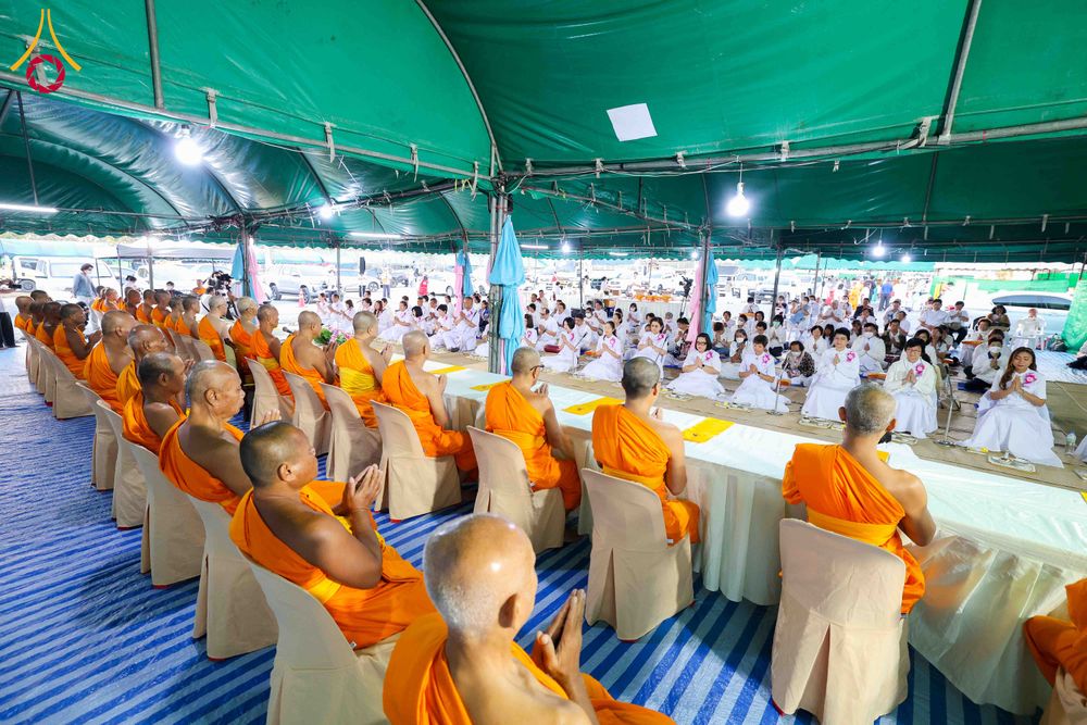 ภาพ No.301064:วันที่ 23 มกราคม พ.ศ. 2569 พิธีถวายภัตตาหารเป็นสังฆทาน แด่พระธรรมยาตรา ณ อนุสรณ์สถานบางปลา วัดบางปลา อำเภอบางเลน จังหวัดนครปฐม ในโครงการธรรมยาตรา กตัญญูบูชา มหาปูชนียาจารย์ พระมงคลเทพมุนี(สด จนฺทสโร) พระผู้ปราบมาร อนุสรณ์สถาน 7 แห่ง ปีที่ 14