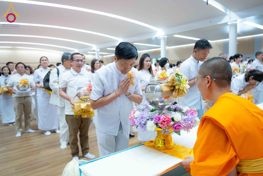 ภาพ No.310750:วันอาทิตย์ที่ 22 กุมภาพันธ์ พ.ศ. 2569 พิธีถวายโคมมาฆประทีป ณ ห้องแก้วสารพัดนึก 2 วัดพระธรรมกาย จ.ปทุมธานี