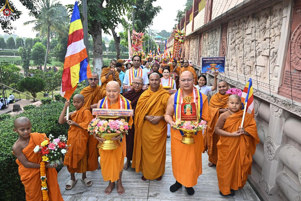 ภาพ No.278971:วันที่ 5 พฤศจิกายน 2568 กฐินสมทบวัดต่างประเทศ โดยคณะศิษยานุศิษย์ บูชาธรรม 81 ปี หลวงพ่อธัมมชโย ณ วัดมหาโพธิ์ เมืองพุทธคยา ถวายแด่  วัดพุทธนานาชาติเพื่อสวัสดิการสากล  (Buddha International Welfare Mission)  เมืองพุทธคยา ประเทศอินเดีย