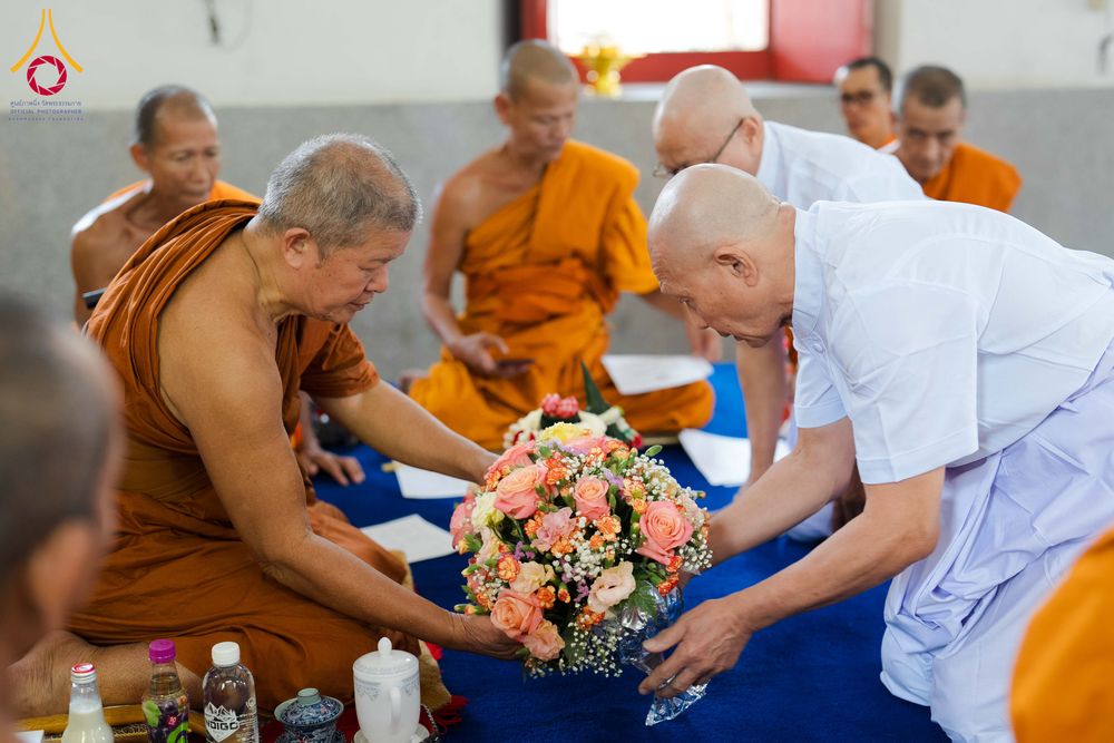 ภาพ No.341348:วันอาทิตย์ที่ 26 กรกฎาคม พ.ศ. 2569 ​โครงการอุปสมบทหมู่บูชาธรรมมหาปูชนียาจารย์ รุ่นที่ ๑ วัดกลางธนรินทร์ ต.บ้านแป้ง อ.พรหมบุรี จ.สิงห์บุรี