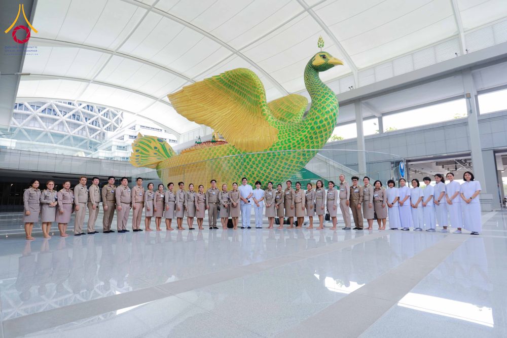 ภาพ No.311537:วันจันทร์ที่ 23 กุมภาพันธ์ พ.ศ. 2569 เปิดโลกทัศน์ผู้บริหารสถานศึกษายุคใหม่ เรียนรู้ต้นแบบการพัฒนาคนผ่านพลัง “บวร–V-Star” ผู้เข้ารับการพัฒนาตามโครงการ สพฐ. ศึกษาดูงานวัดพระธรรมกาย เสริมภาวะผู้นำคุณธรรมสู่การบริหารโรงเรียนอย่างยั่งยืน ณ อาคาร 100 ปี คุณยาย