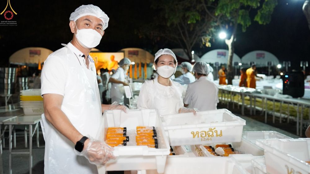 ภาพ No.71294:พิธีถวายภัตตาหารเป็นสังฆทาน แด่คณะพระธรรมยาตราฯ ในโครงการธรรมยาตรากตัญญูบูชา มหาปูชนียาจารย์ พระมงคลเทพมุนี(สด จนฺทสโร) พระผู้ปราบมาร อนุสรณ์สถาน 7 แห่ง ปีที่ 11 วันที่ 15 มกราคม พ.ศ. 2566