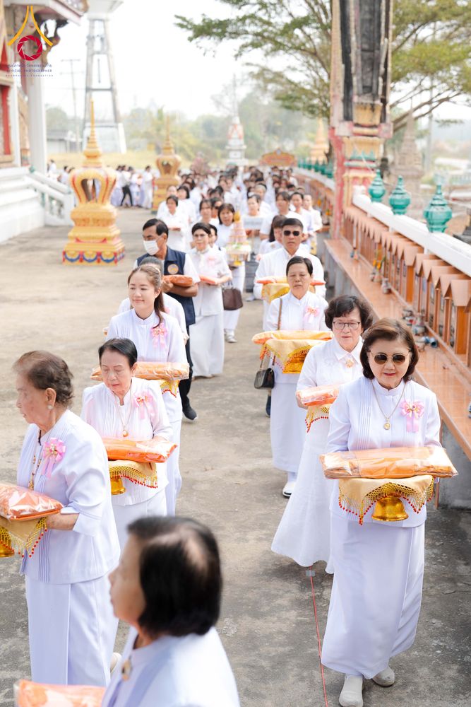 ภาพ No.298933:วันที่ 20 มกราคม พ.ศ. 2569 พิธีทอดผ้าป่าทำนุบำรุงศาสนสถาน ณ วัดใหม่นพรัตน์ ต.เนินพระปรางค์ อ.สองพี่น้อง จ.สุพรรณบุรี ในโครงการธรรมยาตรา กตัญญูบูชา มหาปูชนียาจารย์ พระมงคลเทพมุนี(สด จนฺทสโร) พระผู้ปราบมาร อนุสรณ์สถาน 7 แห่ง ปีที่ 14