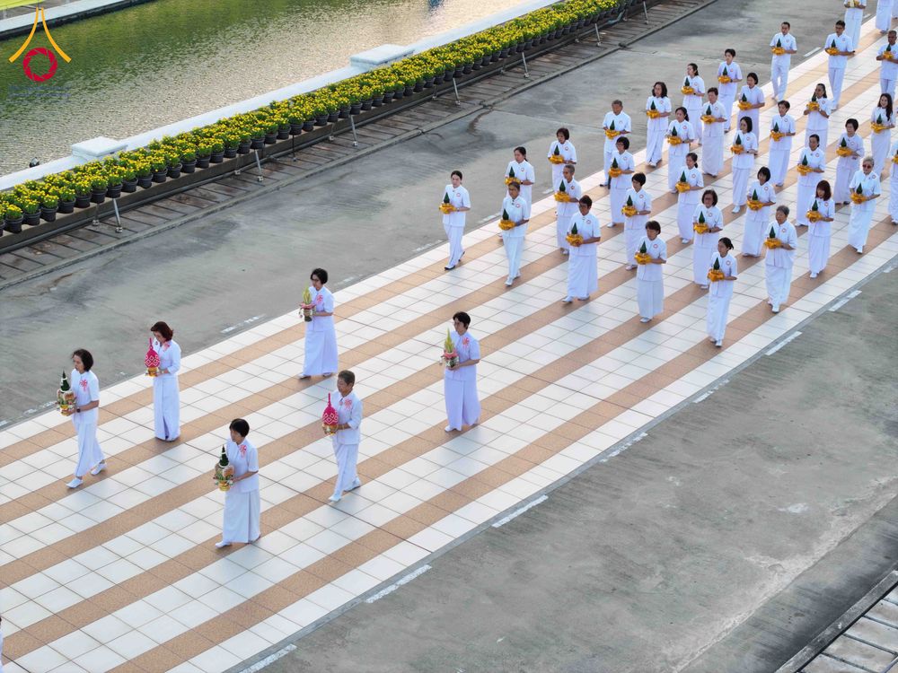 ภาพ No.320794:วันเสาร์ที่ 11 เมษายน พ.ศ.2569 พิธีเวียนประทักษิณ พิธีวันทาเจดีย์ โครงการอุปสมบทหมู่ บูชาธรรมหลวงพ่อธัมมชโย พ.ศ.2569 โครงการอุปสมบทหมู่ธรรมทายาท ระดับอุดมศึกษา รุ่น 53 (ภาคฤดูร้อน) ณ วัดพระธรรมกาย ปทุมธานี