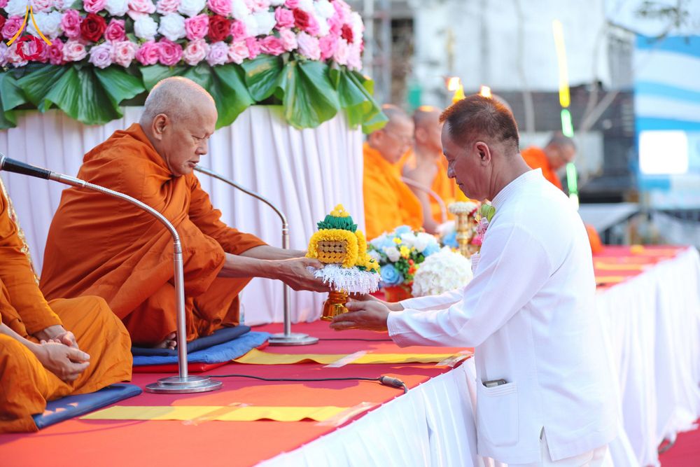 ภาพ No.310275:วันอาทิตย์ที่ 15 กุมภาพันธ์ พ.ศ. 2569 ตักบาตรพระ 1,000 รูป เมืองตรัง ปีที่ 2 ณ ลานพระบรมราชานุสาวรีย์ รัชกาลที่ 5 (หน้าศาลจังหวัดตรัง)อ.เมือง จ.ตรัง