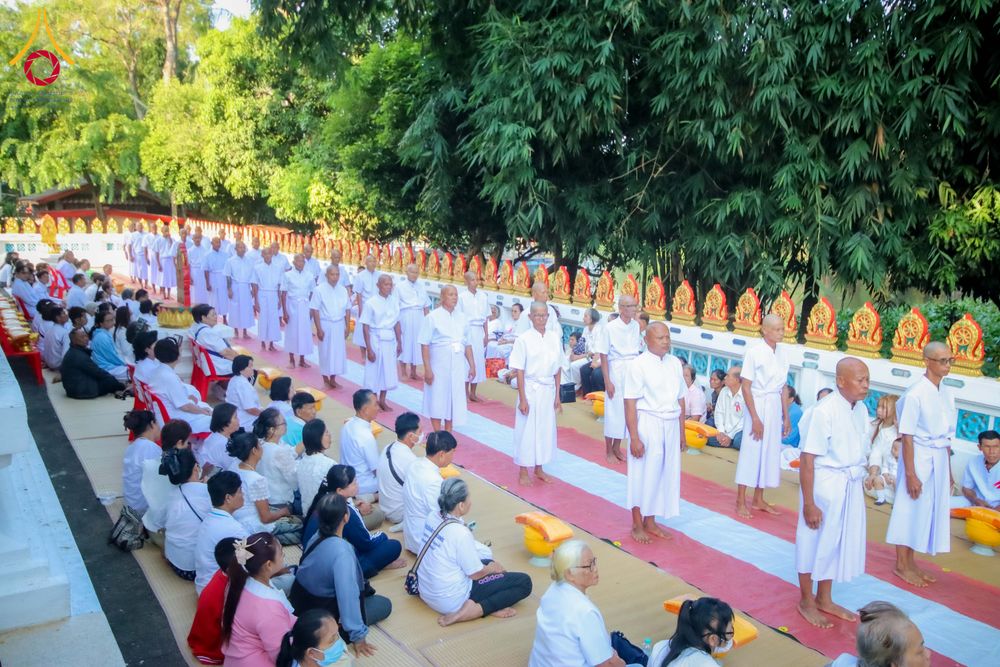 ภาพ No.285387:วันเสาร์ที่ 6 ธันวาคม พ.ศ.2568  พิธีอุปสมบทหมู่ ธรรมทายาท รุ่นบูชาธรรมมหาปูชนียาจารย์ ประจำปี 2568  ณ วัดเกาะแก้วประชานุรักษ์ ต.ชัยนาม อ.วังทอง จ.พิษณุโลก