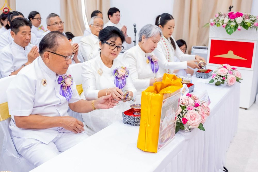 ภาพ No.234593:วันอาทิตย์ที่ 20 กรกฎาคม  พ.ศ.2568 พิธีทอดผ้าป่าภาคพื้นอเมริกา พิธีเจริญพระพุทธมนต์ ฉลองอาคารแก้วธรรมชัยรัตนอนันต์ วัดพระธรรมกายเทนเนสซี ประเทศสหรัฐอเมริกา