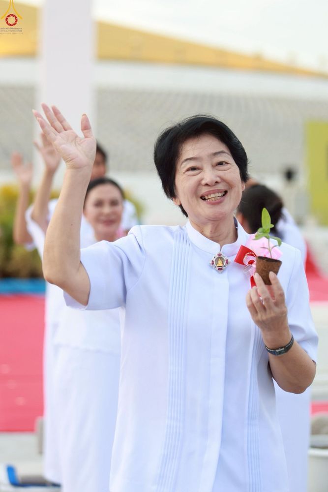 ภาพ No.253079:วันที่ 10 ตุลาคม พ.ศ. 2568 พิธีปลูกต้นทรัพย์บานชื่น ณ ลานธรรม วัดพระธรรมกาย