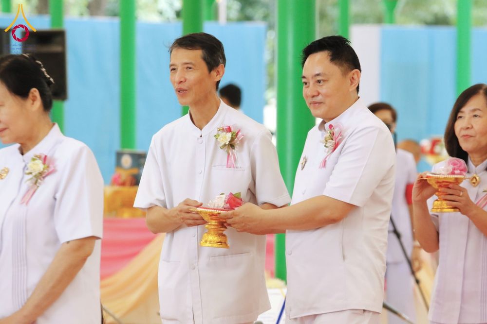 ภาพ No.159089:พิธีทอดผ้าป่าถวายทุนการศึกษาพระภิกษุสามเณรทั่วโลก และ พิธีถวายสังฆทานหนังสือพระไตรปิฏก 80 วัด บูชาธรรม 80 ปี หลวงพ่อธัมมชโย วันเสาร์ที่ 21 กันยายน พ.ศ. 2567 ณ โบสถ์พระไตรปิฏก วัดพระธรรมกาย