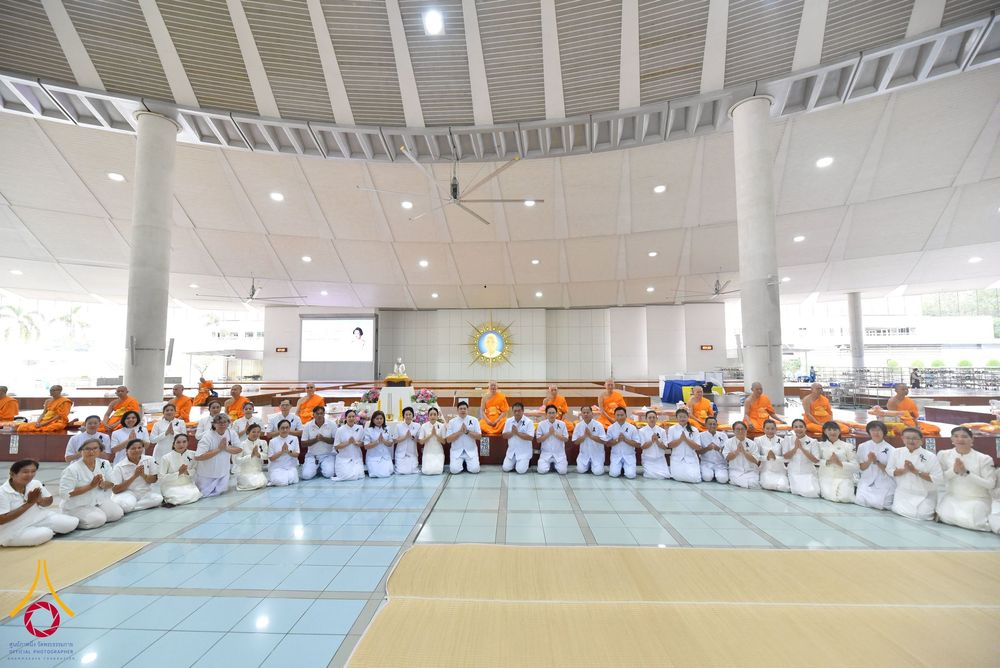 ภาพ No.267554:วันที่ 7 พฤศจิกายน พ.ศ. 2568 พสกนิกรอำเภอคลองหลวง รวมใจบำเพ็ญกุศลปัณรสมวาร (15 วัน) อุทิศถวายเป็นพระราชกุศลแด่ “สมเด็จพระพันปีหลวง” ณ วัดพระธรรมกาย