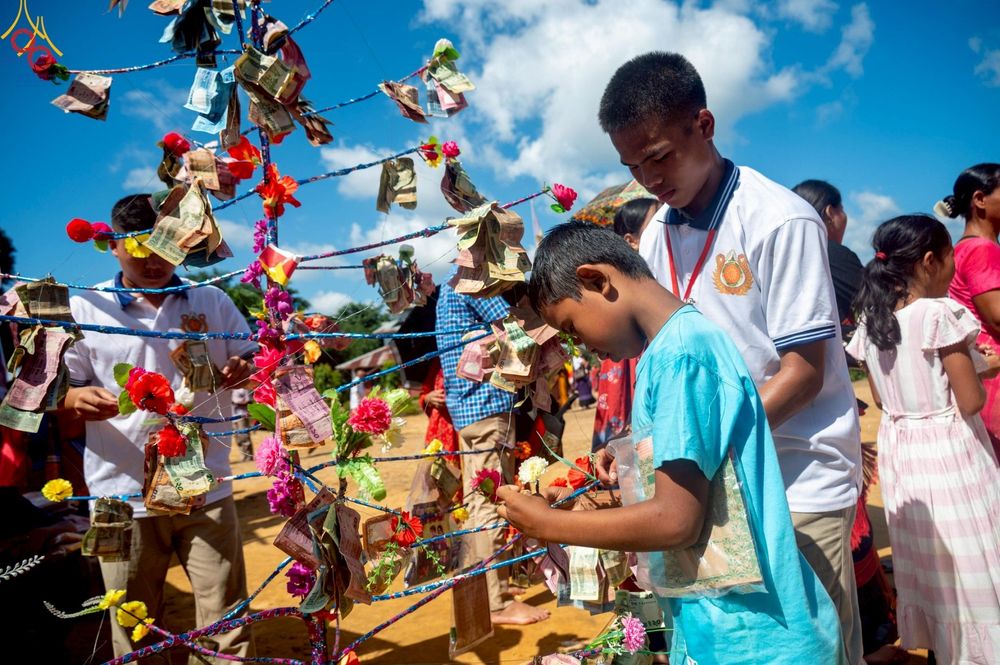 ภาพ No.261630:วันที่ 19 ตุลาคม พ.ศ. 2568 พิธีทอดกฐินสมทบ วัดกัลยาณมิตรต่างประเทศ บูชาธรรม 81 ปี หลวงพ่อธัมมชโย ณ วัดสารนาถ เมืองคาร์การชารี ประเทศบังกลาเทศ 