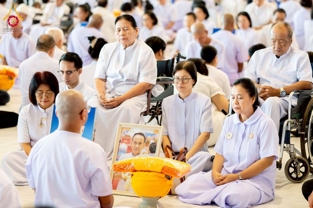 ภาพ No.277388:วันเสาร์ที่ 6 ธันวาคม พ.ศ. 2568 พิธีบรรพชาอุปสมบทและพิธีถวายบาตร โครงการอุปสมบทบูชาธรรมมหาปูชนียาจารย์ ประจำปี พ.ศ.2568 โครงการบวชพระนานาชาติ AEC และ WAB รุ่น CEO (นักบริหาร) รุ่นที่ 5 ณ โบสถ์พระไตรปิฏก วัดพระธรรมกาย