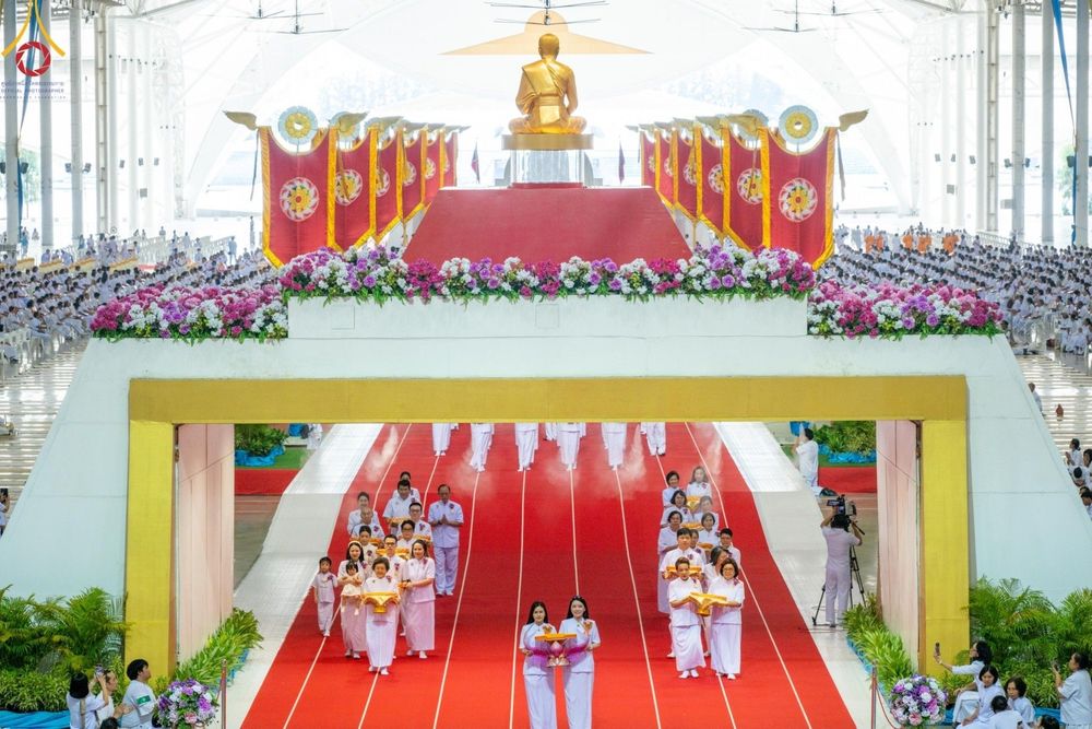 ภาพ No.177962:พิธีทอดผ้าป่าต้นสมบัติจักรพรรดิ ในวันอาทิตย์ที่ 1 ธันวาคม พ.ศ. 2567 ณ สภาธรรมกายสากล วัดพระธรรมกาย