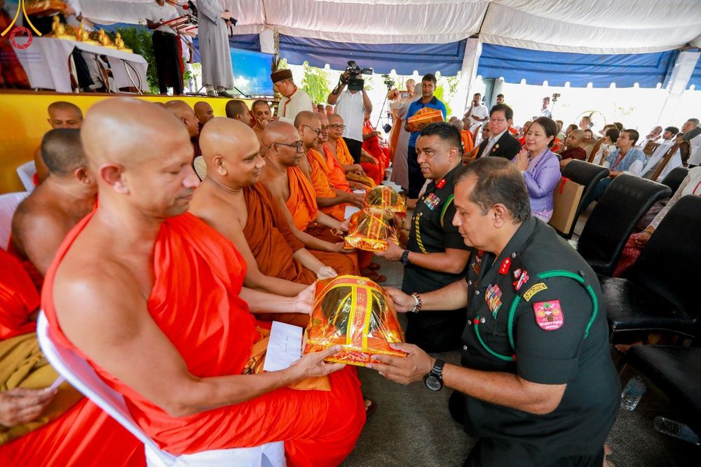 ภาพ No.142513:พิธีถวายมหาสังฆทานพระนานาชาติ 100 รูป ณ วัดนาคทีปะ ราชมหาวิหาร  เกาะนาคทีปะ คาบสมุทร จัฟฟ์น่า จังหวัดเหนือ ประเทศศรีลังกา  วันเสาร์ที่ 22 มิถุนายน พ.ศ. 2567
