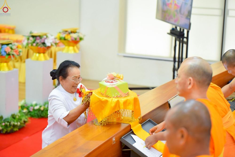 ภาพ No.249940:วันอังคารที่ 30 กันยายน พ.ศ. 2568 พิธีตอกเสามงคลต้นแรกอาคารเศรษฐีถาวร ที่พักผู้มาปฏิบัติธรรม ณ ศูนย์ปฏิบัติธรรมจันทบุรี