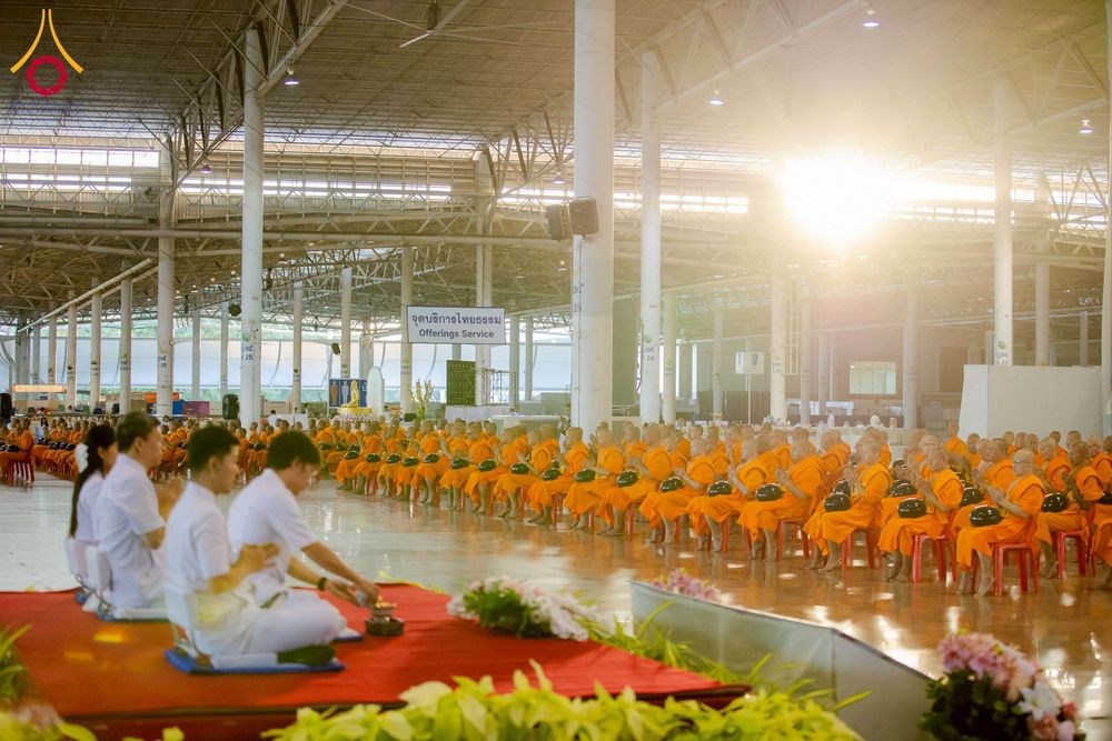 ภาพ No.276988:วันอาทิตย์ที่ 7 ธันวาคม พ.ศ. 2568 พิธีตักบาตรอาทิตย์ต้นเดือน ณ บ้านแก้วเรือนทองคุณยายฯ วัดพระธรรมกาย