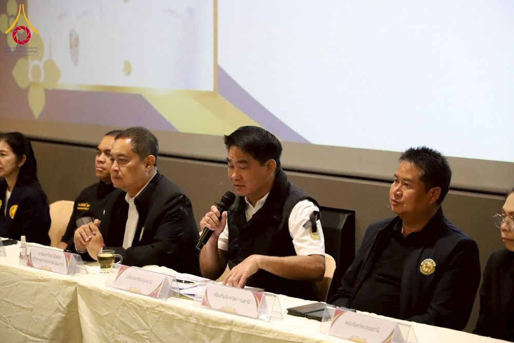 ภาพ No.271918:วันที่ 22 พฤศจิกายน พ.ศ. 2568 ผู้ว่าฯ ปทุมธานี ลงพื้นที่เยี่ยม “อำเภอคลองหลวง” พร้อมชมการเตรียมความพร้อมเทศกาลสวนดอกไม้ปทุมธานี “ทุ่งสวรรค์ ตะวันฉาย” ณ วัดพระธรรมกาย