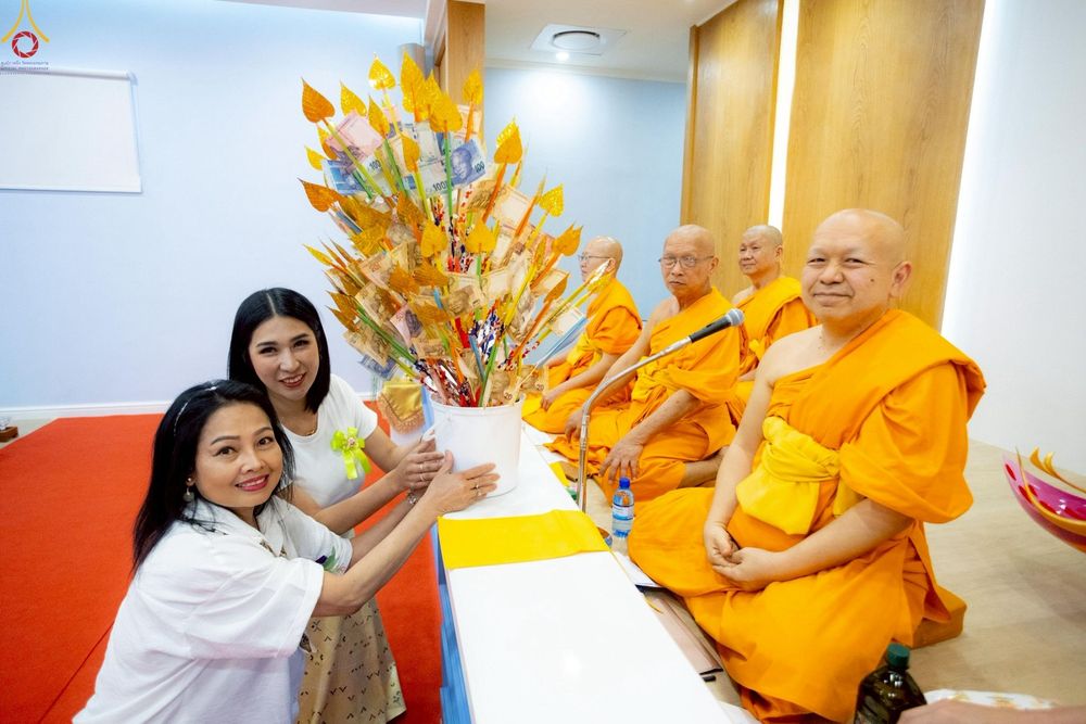 ภาพ No.270403:วันอาทิตย์ที่ 19 ตุลาคม พ.ศ. 2568 พิธีทอดกฐินสามัคคี เพื่อสถาปนากุฏิสงฆ์  น้อมถวายเป็นพุทธบูชาและบูชาธรรม แด่หลวงพ่อธัมมชโย ณ วัดพุทธเคปทาวน์  ประเทศสาธารณรัฐแอฟริกาใต้