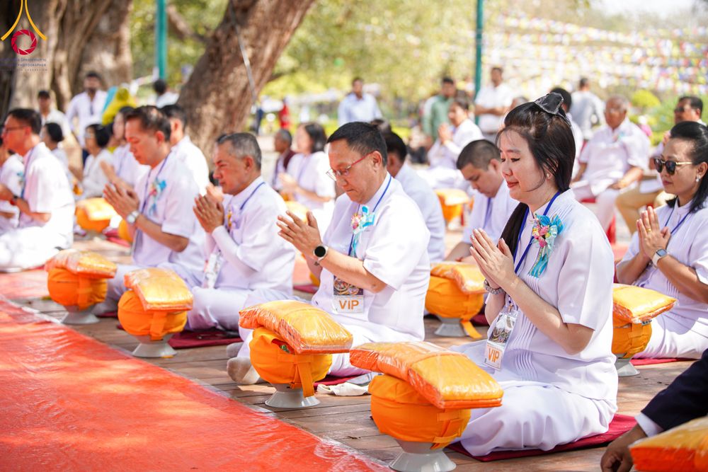 ภาพ No.314176:วันจันทร์ที่ 16 มีนาคม พ.ศ. 2569 พิธีถวายบาตรอัฐบริขาร และพิธีขอนิสัยแก่สามเณรธรรมทายาท 500 รูป ณ วิหารมายาเทวี ประเทศเนปาล