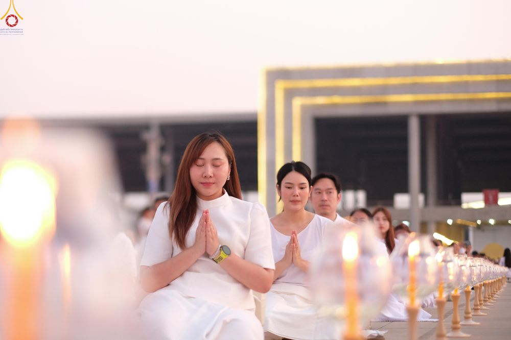 ภาพ No.307940:วันที่ 31 มกราคม พ.ศ. 2569 พิธีจุดประทีปธรรมถวายเป็นพุทธบูชา  และบูชาธรรมมหาปูชนียาจารย์ (ภาพชุดที่ 3) ณ วัดพระธรรมกาย ปทุมธานี ในโครงการธรรมยาตรา กตัญญูบูชา มหาปูชนียาจารย์ พระมงคลเทพมุนี(สด จนฺทสโร) พระผู้ปราบมาร อนุสรณ์สถาน 7 แห่ง ปีที่ 14