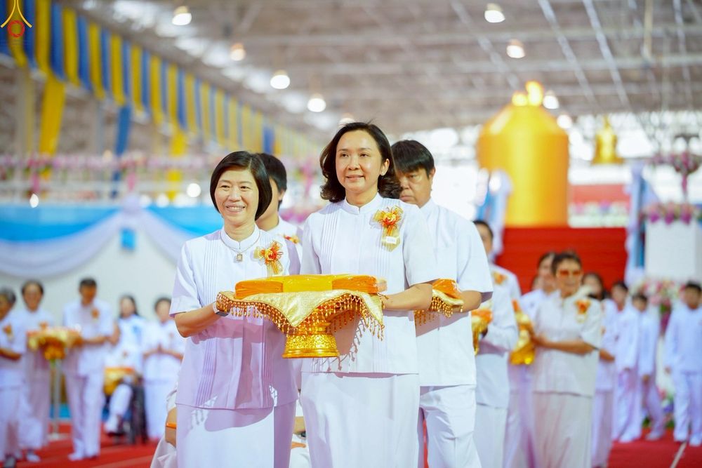 ภาพ No.251671:วันที่ 10 ตุลาคม พ.ศ. 2568 พิธีทอดผ้าป่าสมทบกฐินวัดพระธรรมกาย และสมทบกฐิน 30,000 กว่าวัดทั่วประเทศ ครั้งที่ 3 ณ สภาธรรมกายสากล วัดพระธรรมกาย