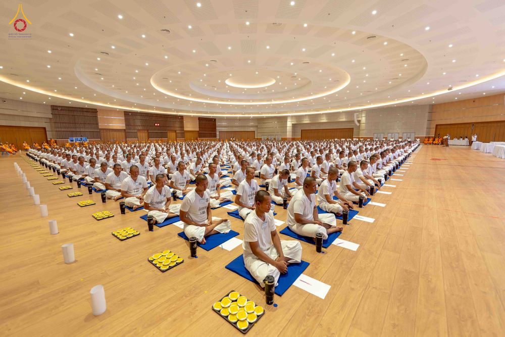 ภาพ No.341518:วันที่ 26 กรกฎาคม พ.ศ. 2569 โครงการพัฒนาคุณธรรม จริยธรรม สำหรับนักเรียนนายสิบตำรวจ (นสต.) รุ่นที่ 17 ศูนย์ฝึกอบรมตำรวจภูธรภาค 1 ได้จัดกิจกรรม  จุดเทียนรวมใจและปฏิบัติธรรมเจริญสมาธิภาวนา เพื่อน้อมอุทิศถวายเป็นพระราชกุศลฯ ณ ศูนย์ปฏิบัติธรรมเวิล์ดพีช วัลเล่