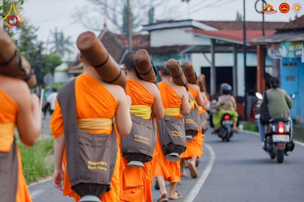 ภาพ No.280053:วันที่ 31 ธันวาคม พ.ศ. 2568 เดินธรรมยาตราที่บรมพุทธโธ อินโดนีเซีย